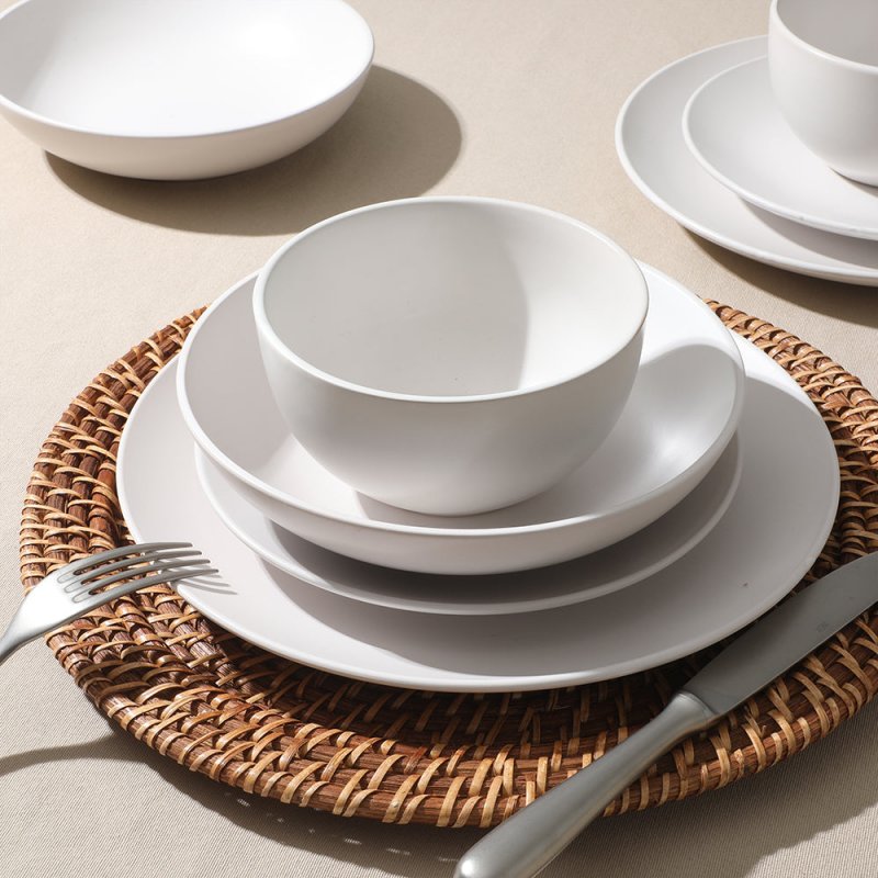 KIKUI Queenslane 16 Piece Plates and Bowls Dishes Stoneware Ceramic Dinnerware Sets – Matte White