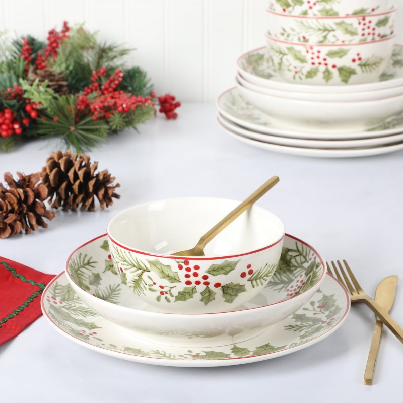 KIKUI 12 Piece Festive Berries Decorated Porcelain Dinnerware Set