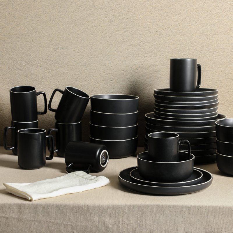 KIKUI Zuma Nuevo 32 Piece Plates, Bowls, and Mug (Service for 8) Dinnerware Set – Black